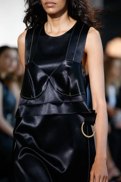 Look 29